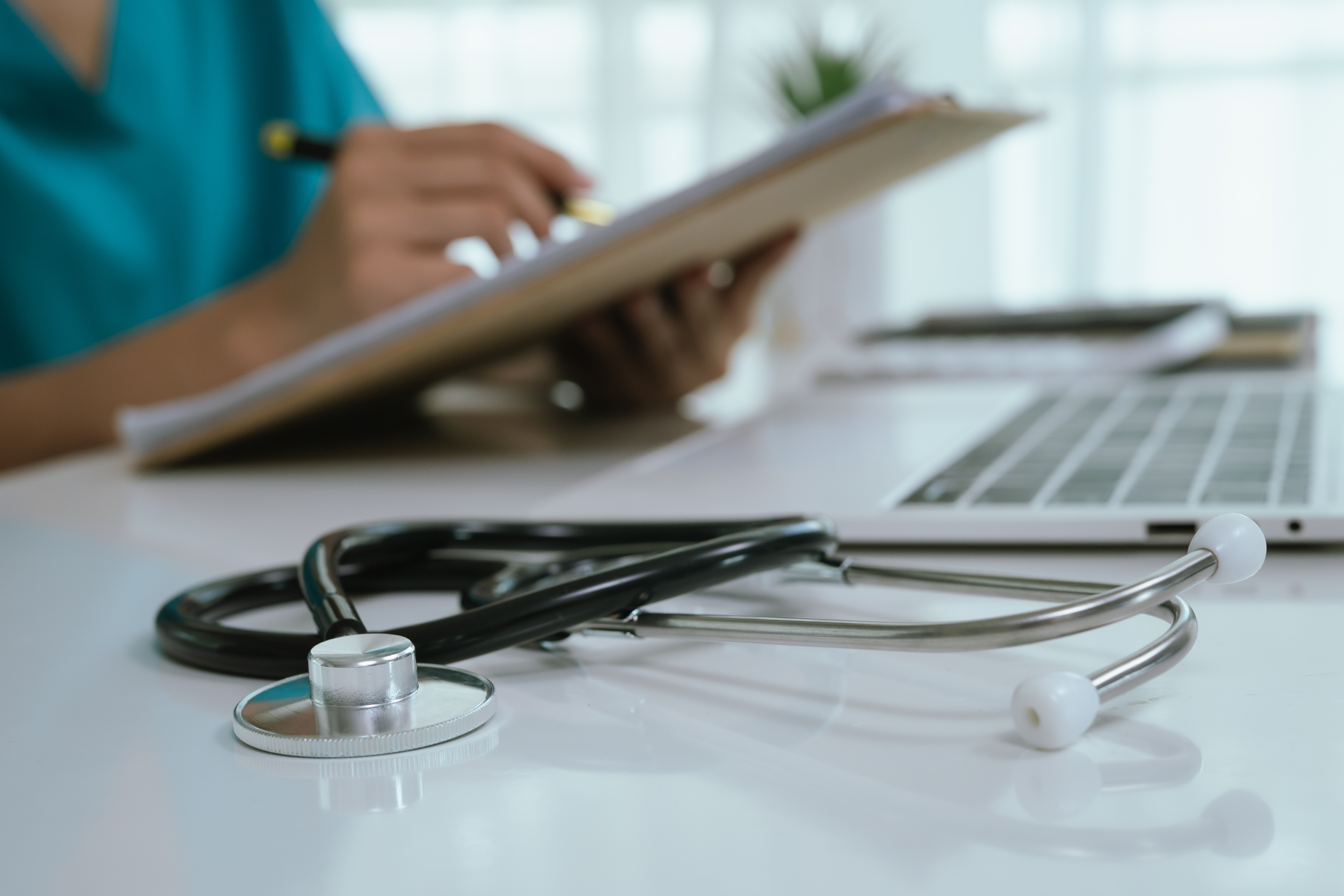 How Review Response Speed Impacts Patient Perception (and SEO)